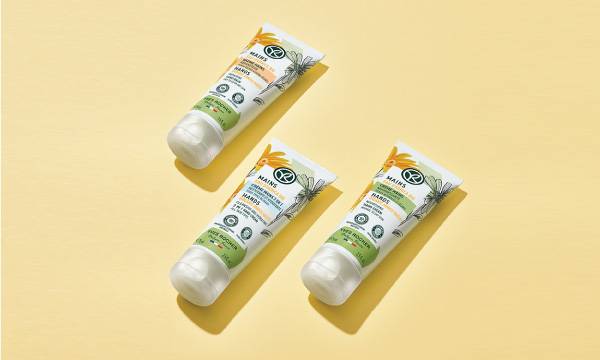 SOIN DES MAINS Avec de l'eau d'Arnica